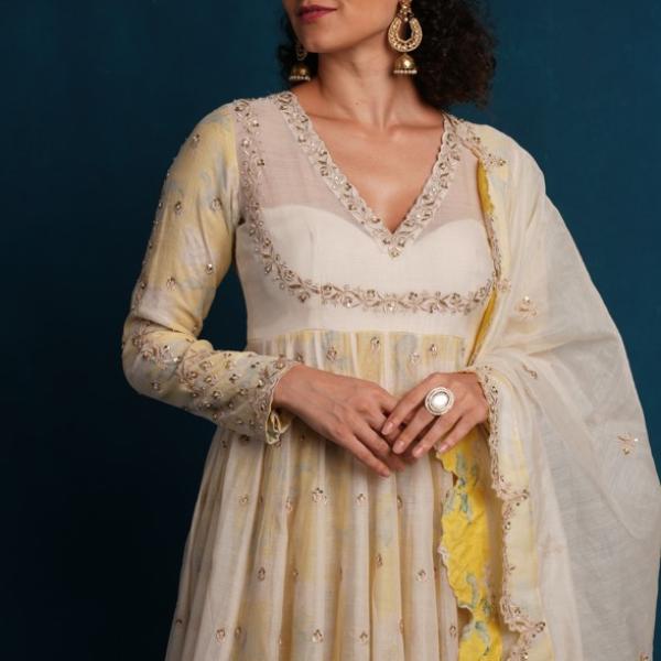 WHITE AND PINK FLORAL ANARKALI SET